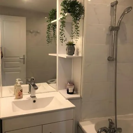 Cosy En Plein Centre-ville Apartment